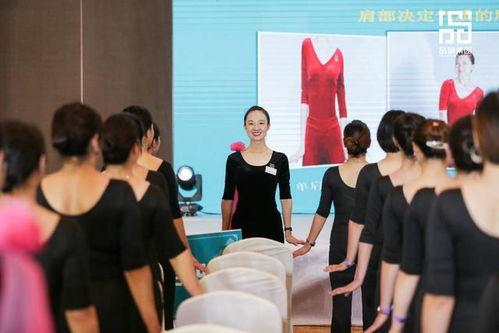 形体礼仪视频,优雅仪态，魅力展现